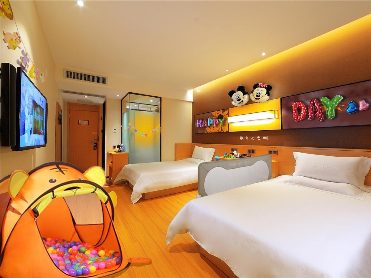 Iu Hotel Shenyang Railway Station Sk Transfer Center Exterior photo
